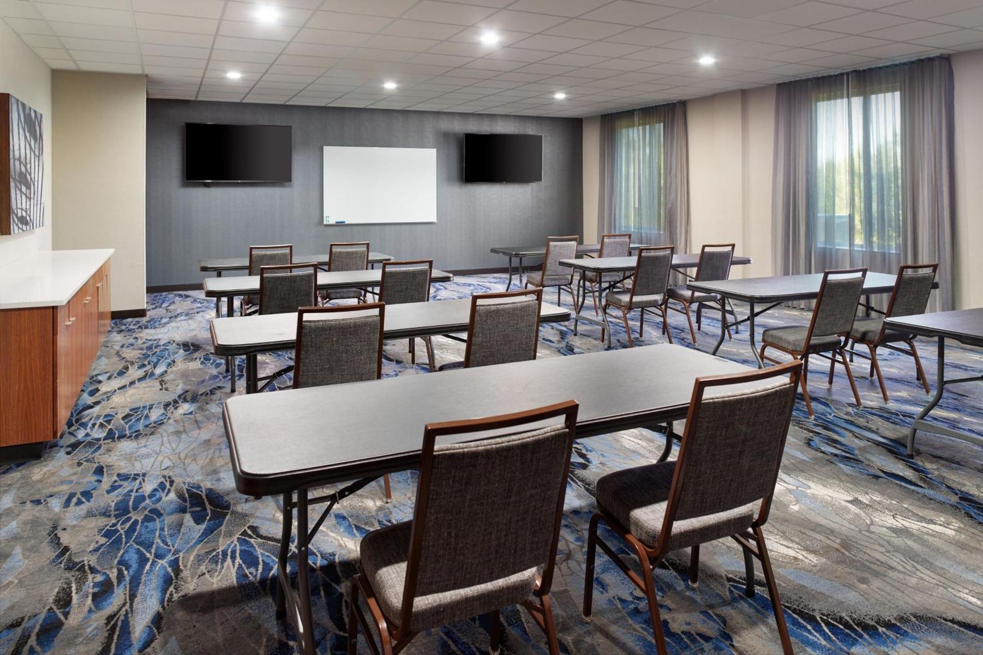 Fairfield Inn & Suites Locust Grove I-75 South מראה חיצוני תמונה
